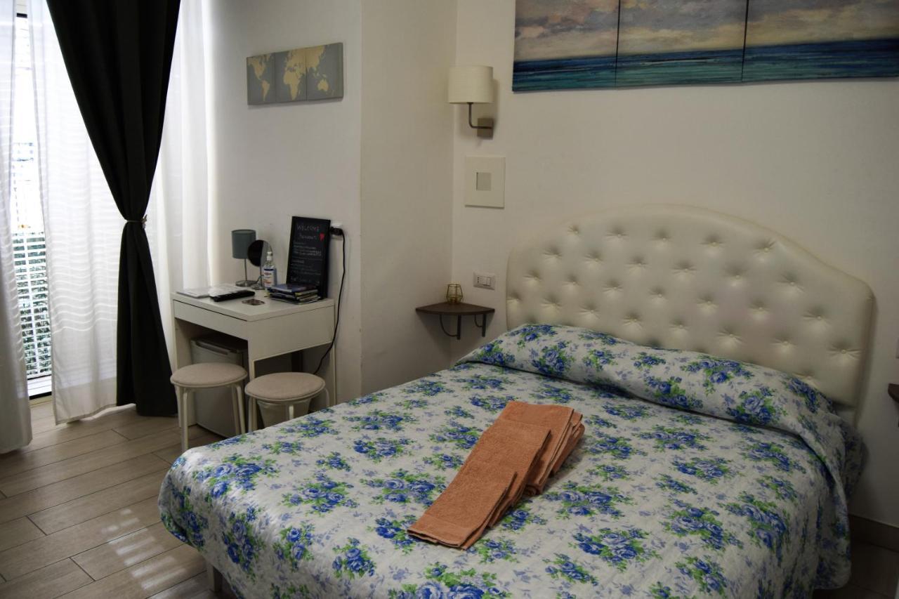 Domus San Biagio 14 Bed & Breakfast Naples Exterior photo