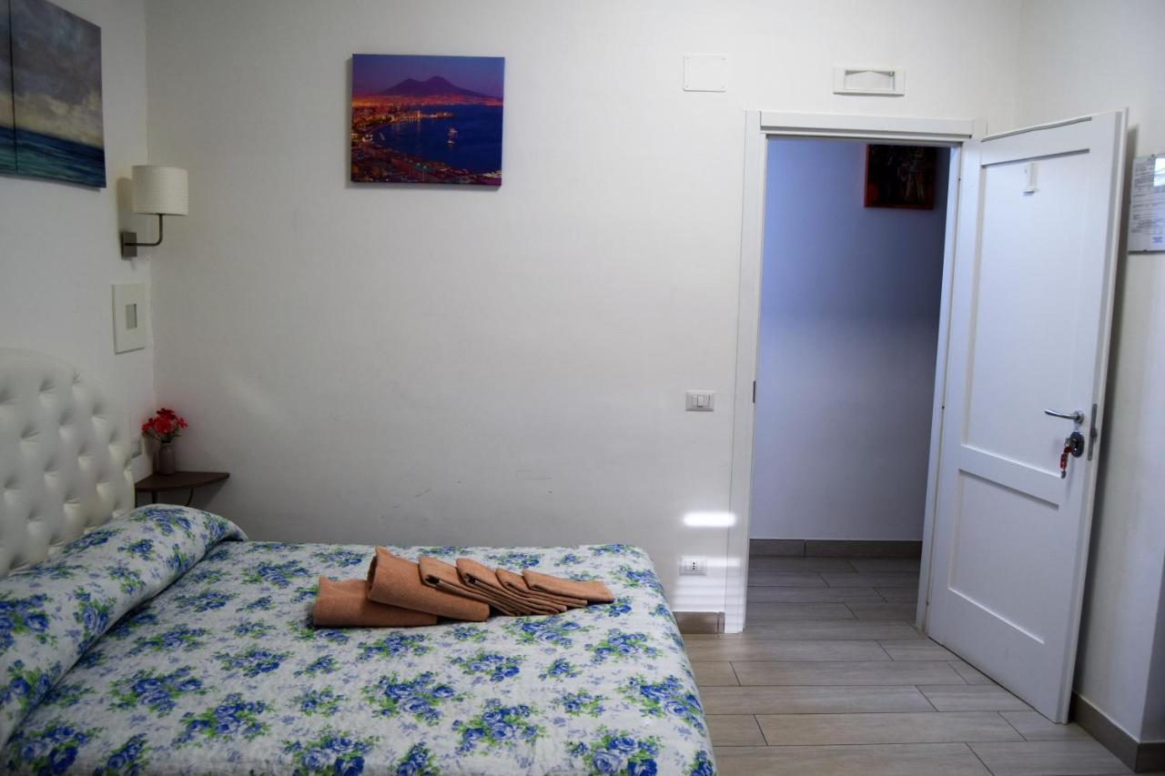 Domus San Biagio 14 Bed & Breakfast Naples Exterior photo