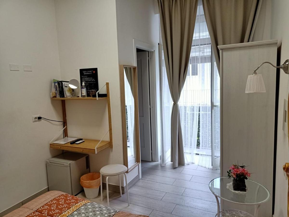 Domus San Biagio 14 Bed & Breakfast Naples Exterior photo