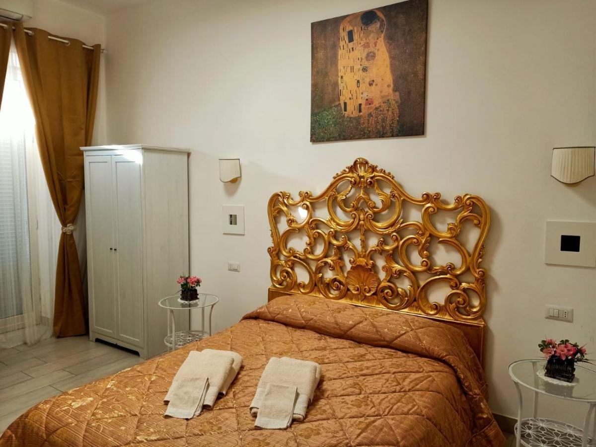 Domus San Biagio 14 Bed & Breakfast Naples Exterior photo