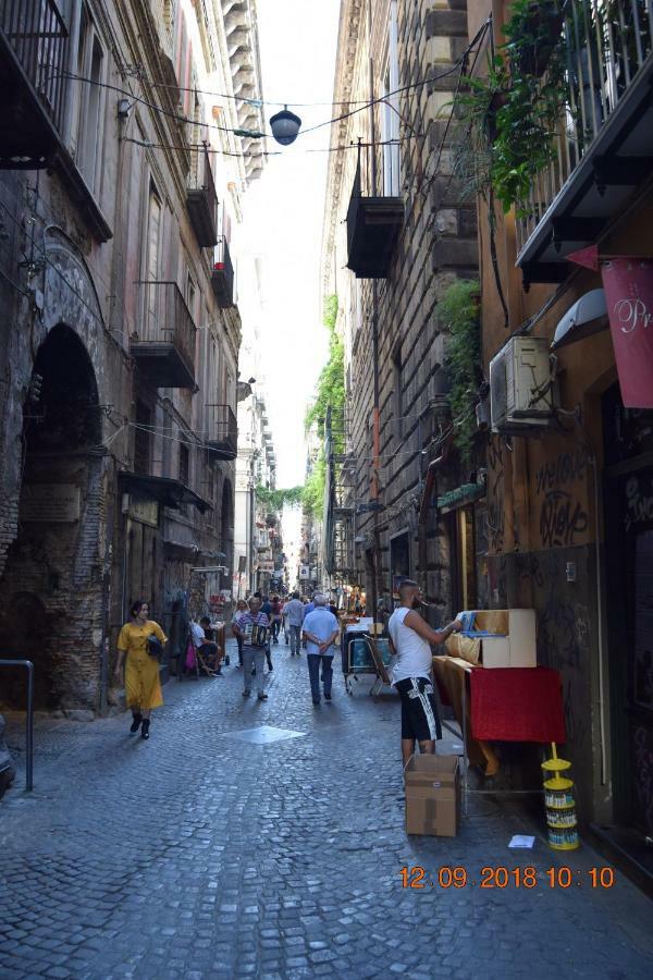 Domus San Biagio 14 Bed & Breakfast Naples Exterior photo