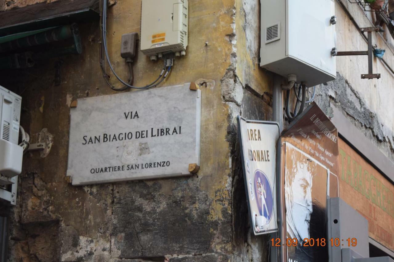Domus San Biagio 14 Bed & Breakfast Naples Exterior photo