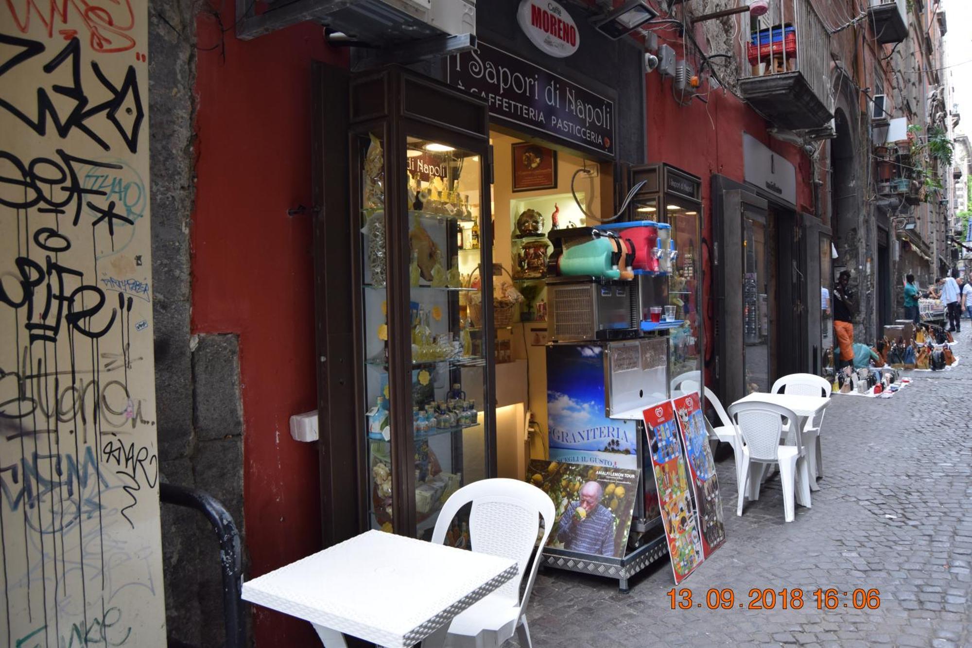 Domus San Biagio 14 Bed & Breakfast Naples Exterior photo