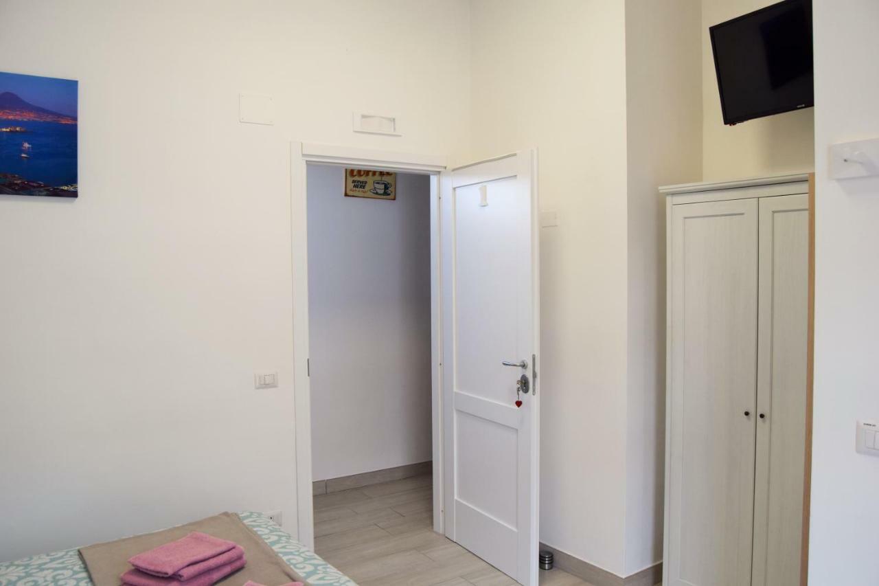 Domus San Biagio 14 Bed & Breakfast Naples Exterior photo